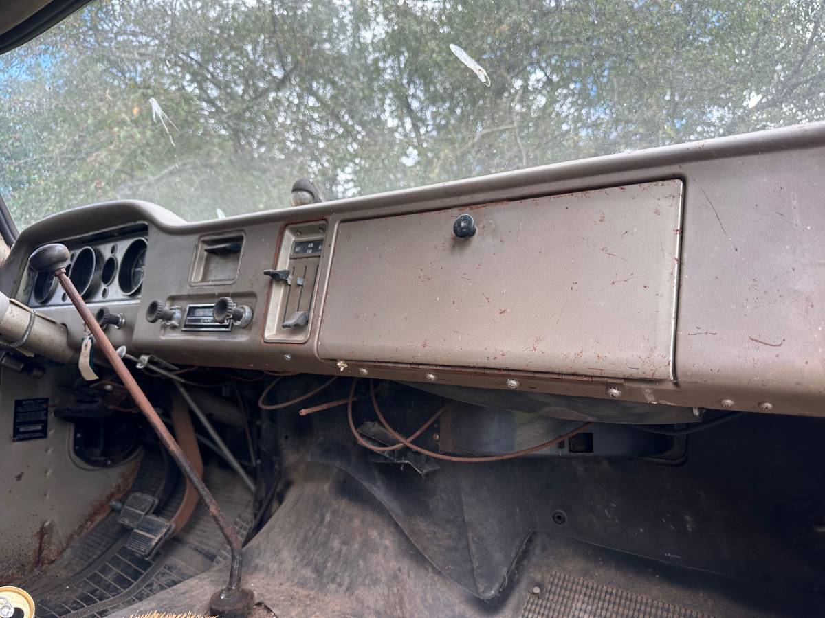 Gmc-stake-bed-34-ton-1965-black-10
