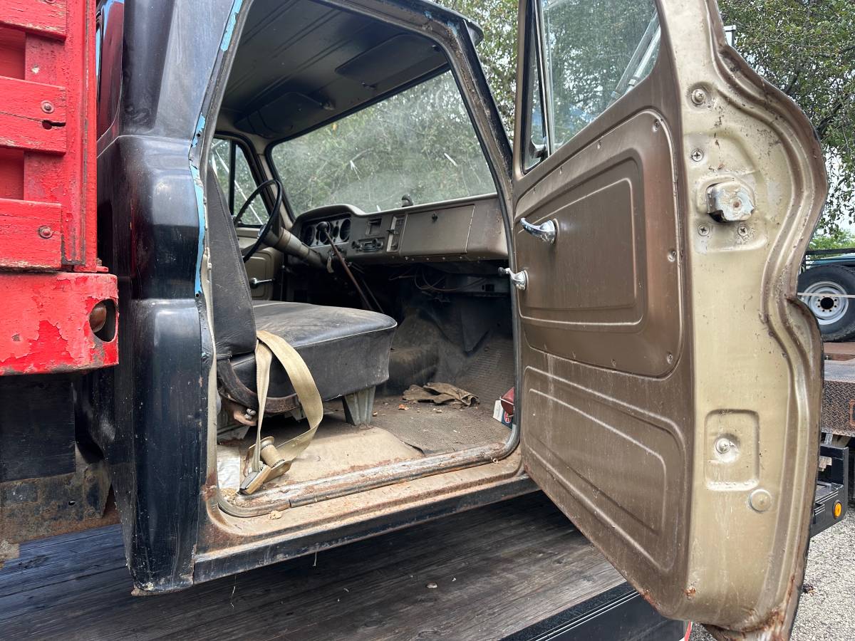 Gmc-stake-bed-34-ton-1965-black-9