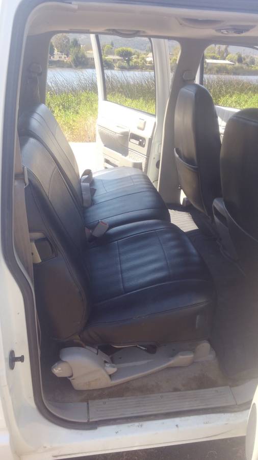 Gmc-suburban-12-ton-nominal-1994-white-3