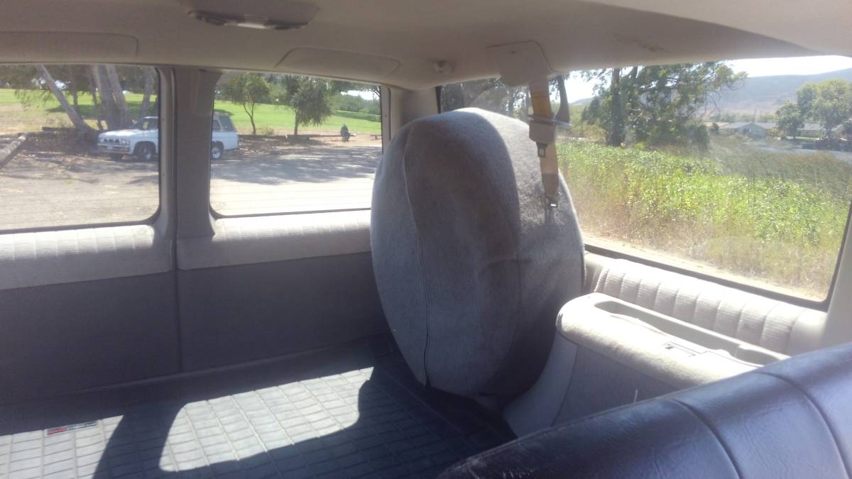 Gmc-suburban-12-ton-nominal-1994-white-4