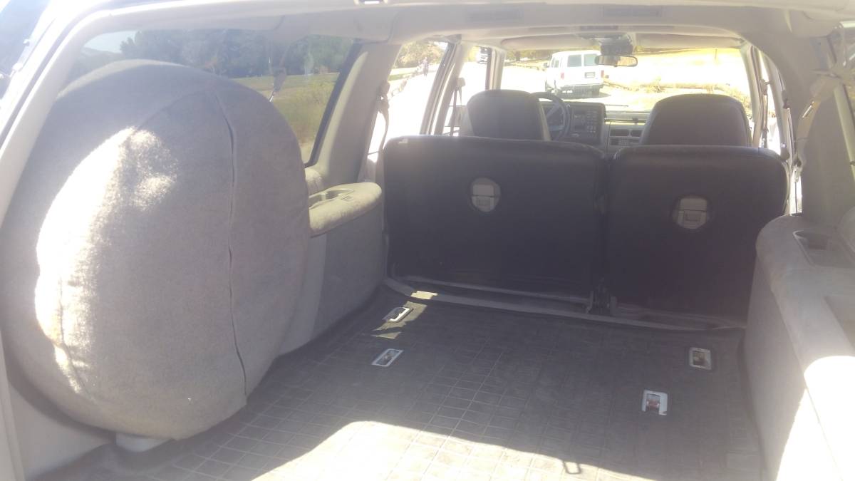 Gmc-suburban-12-ton-nominal-1994-white-9