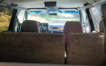 Gmc-suburban-1500-1990-blue-10
