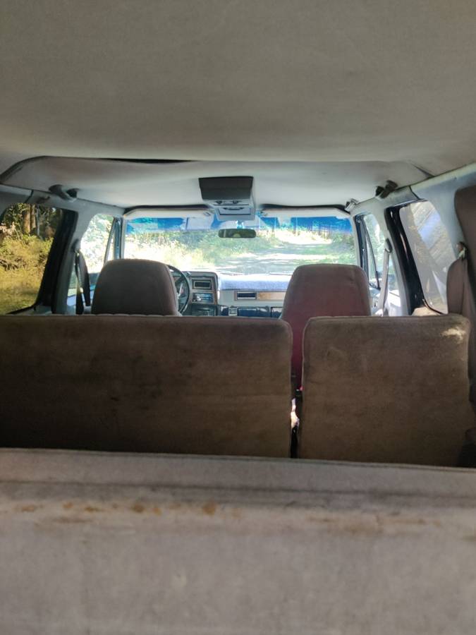 Gmc-suburban-1500-1990-blue-10