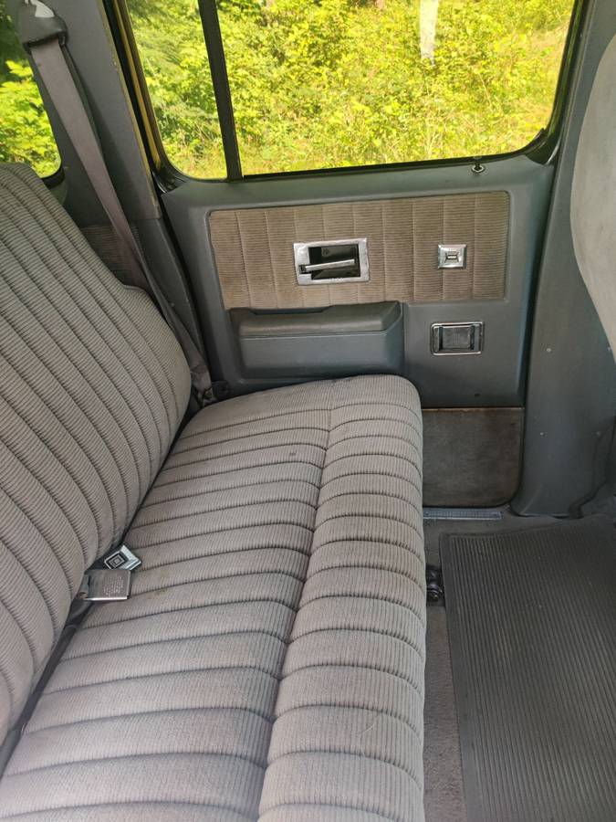 Gmc-suburban-1500-1990-blue-11