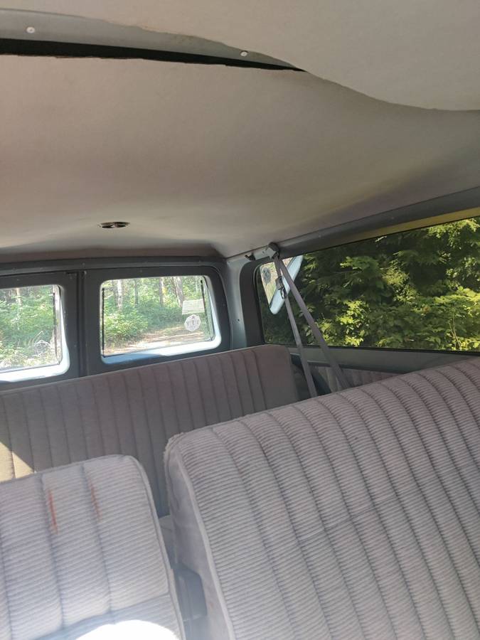 Gmc-suburban-1500-1990-blue-12