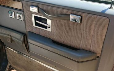Gmc-suburban-1500-1990-blue-13
