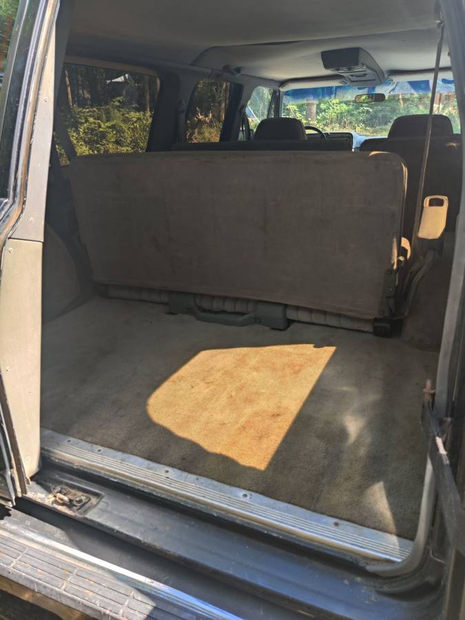 Gmc-suburban-1500-1990-blue-17