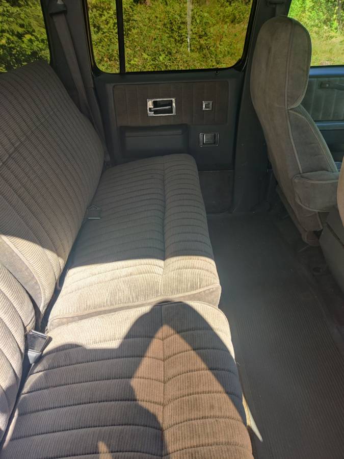 Gmc-suburban-1500-1990-blue-18