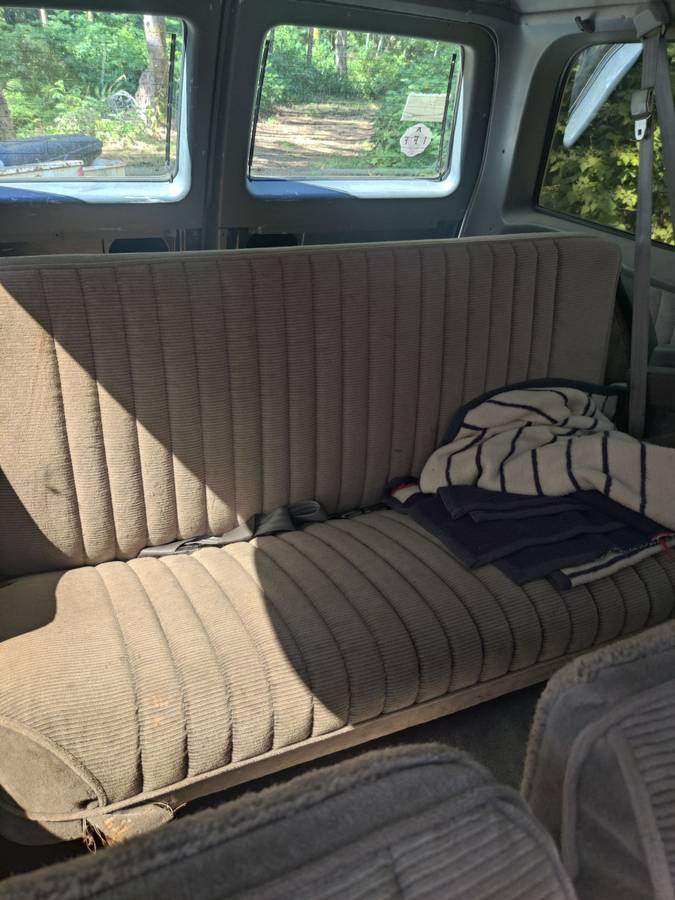 Gmc-suburban-1500-1990-blue-22