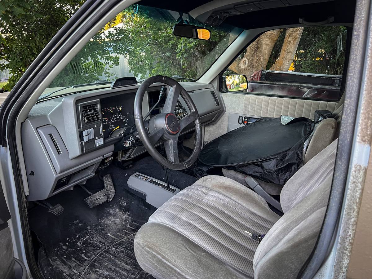 Gmc-suburban-1500-1992-brown-4