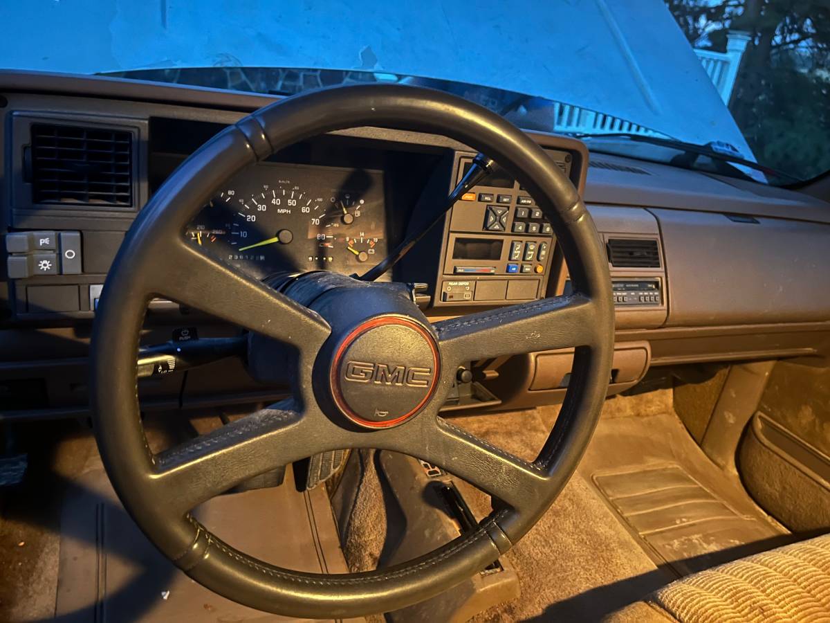 Gmc-suburban-1500-1993-10
