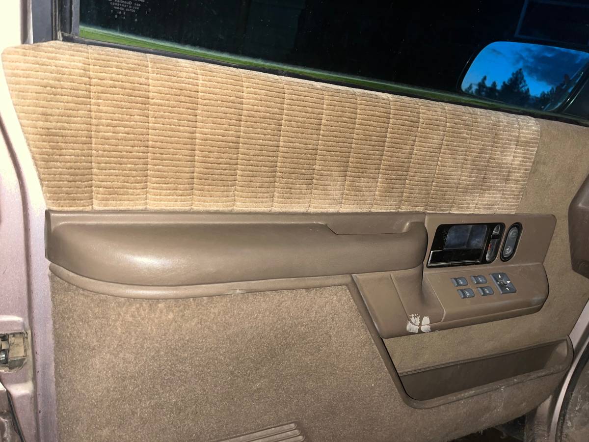 Gmc-suburban-1500-1993-14