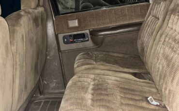 Gmc-suburban-1500-1993-16