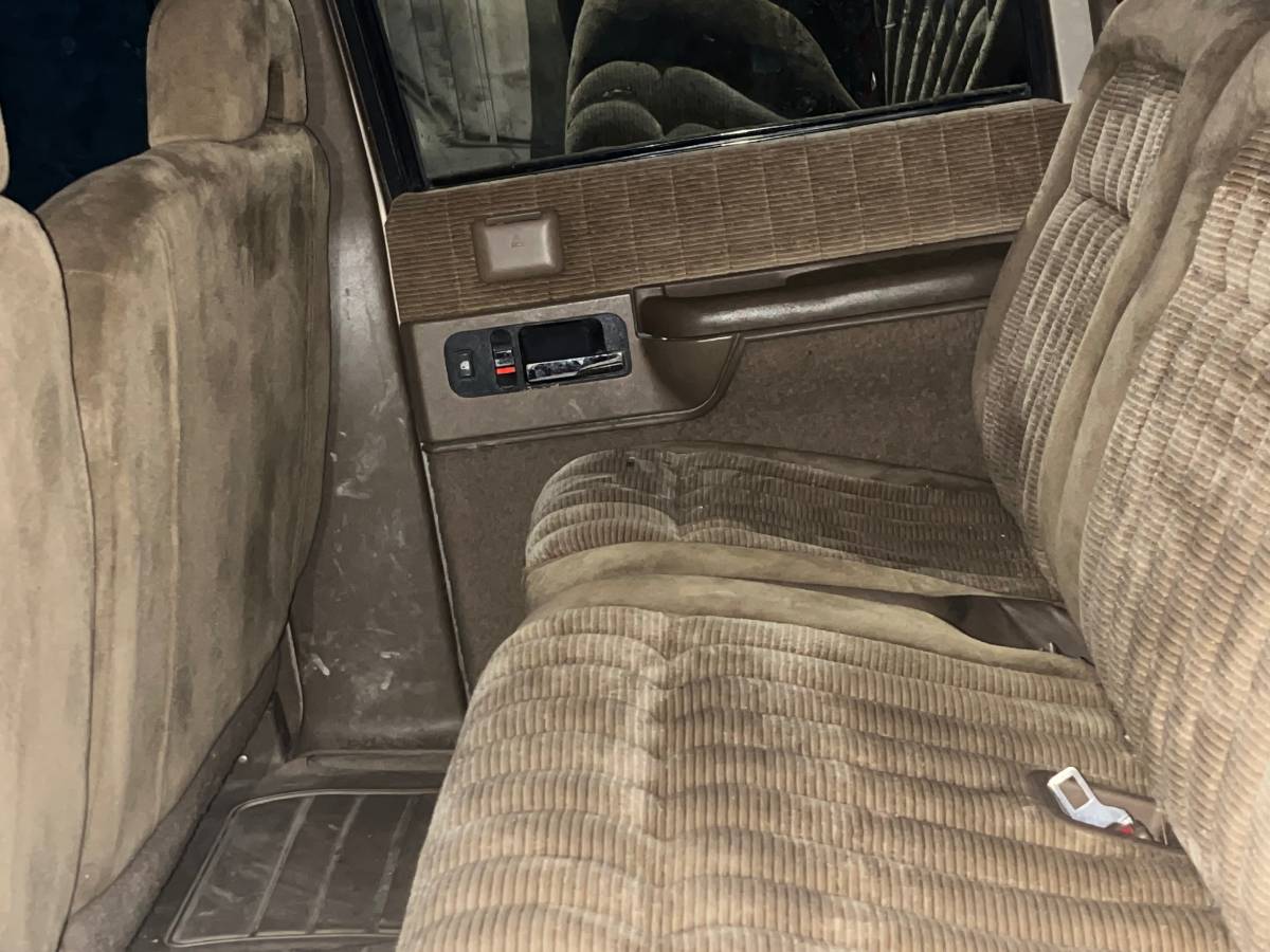 Gmc-suburban-1500-1993-16