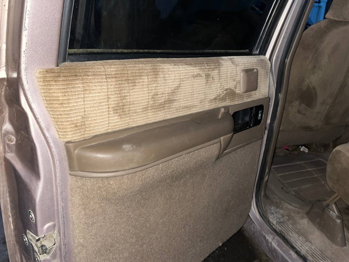 Gmc-suburban-1500-1993-17