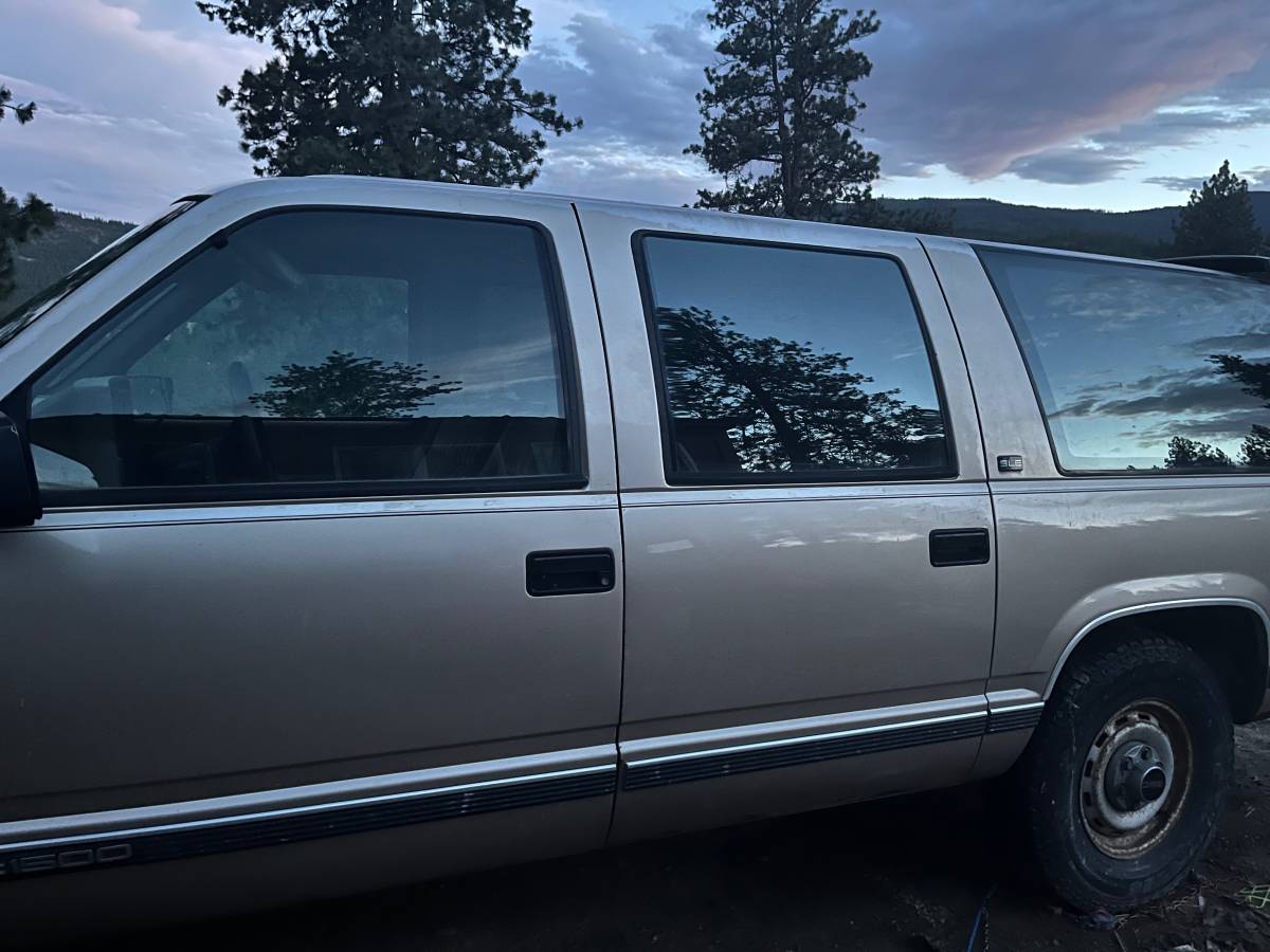 Gmc-suburban-1500-1993-20