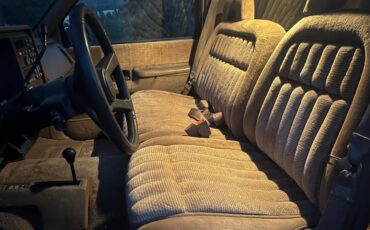 Gmc-suburban-1500-1993-9