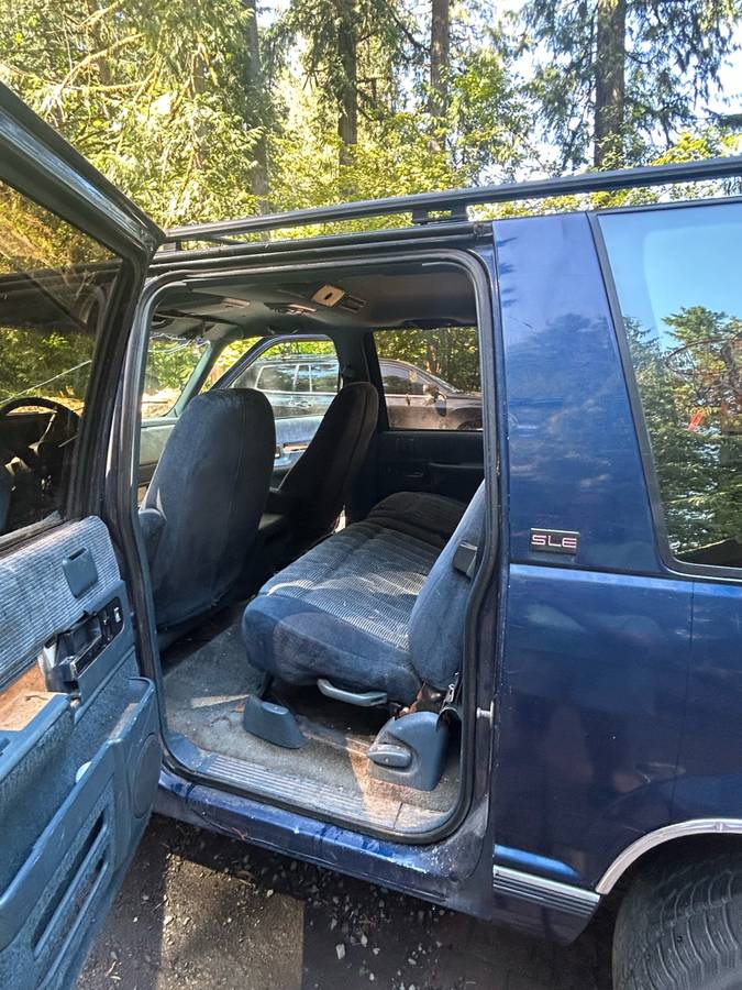 Gmc-suburban-1500-1993-blue-3