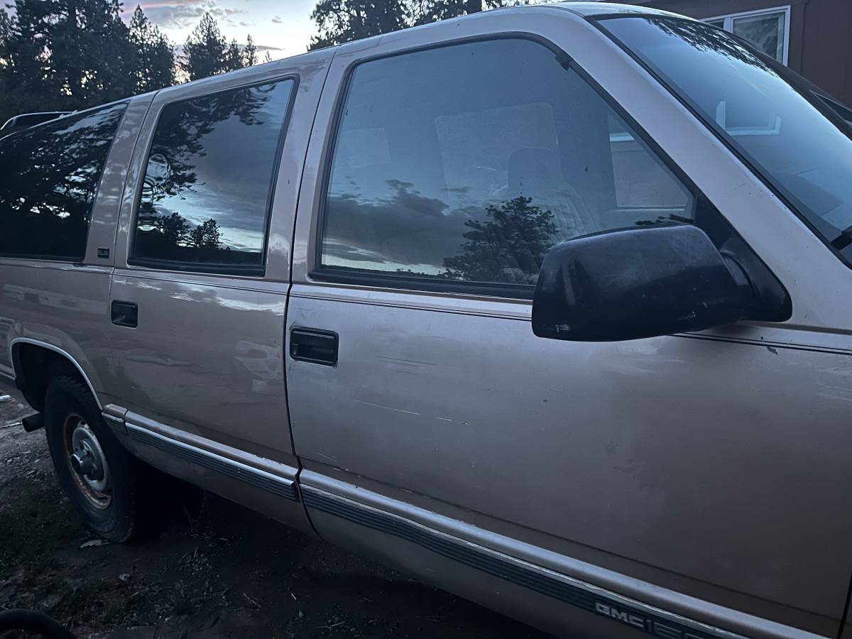 Gmc-suburban-1500-1993