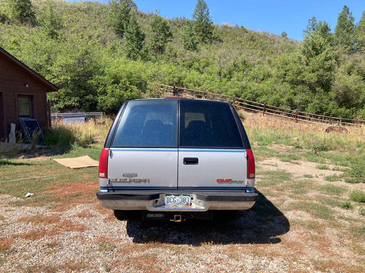 Gmc-suburban-1500-1994-grey-3