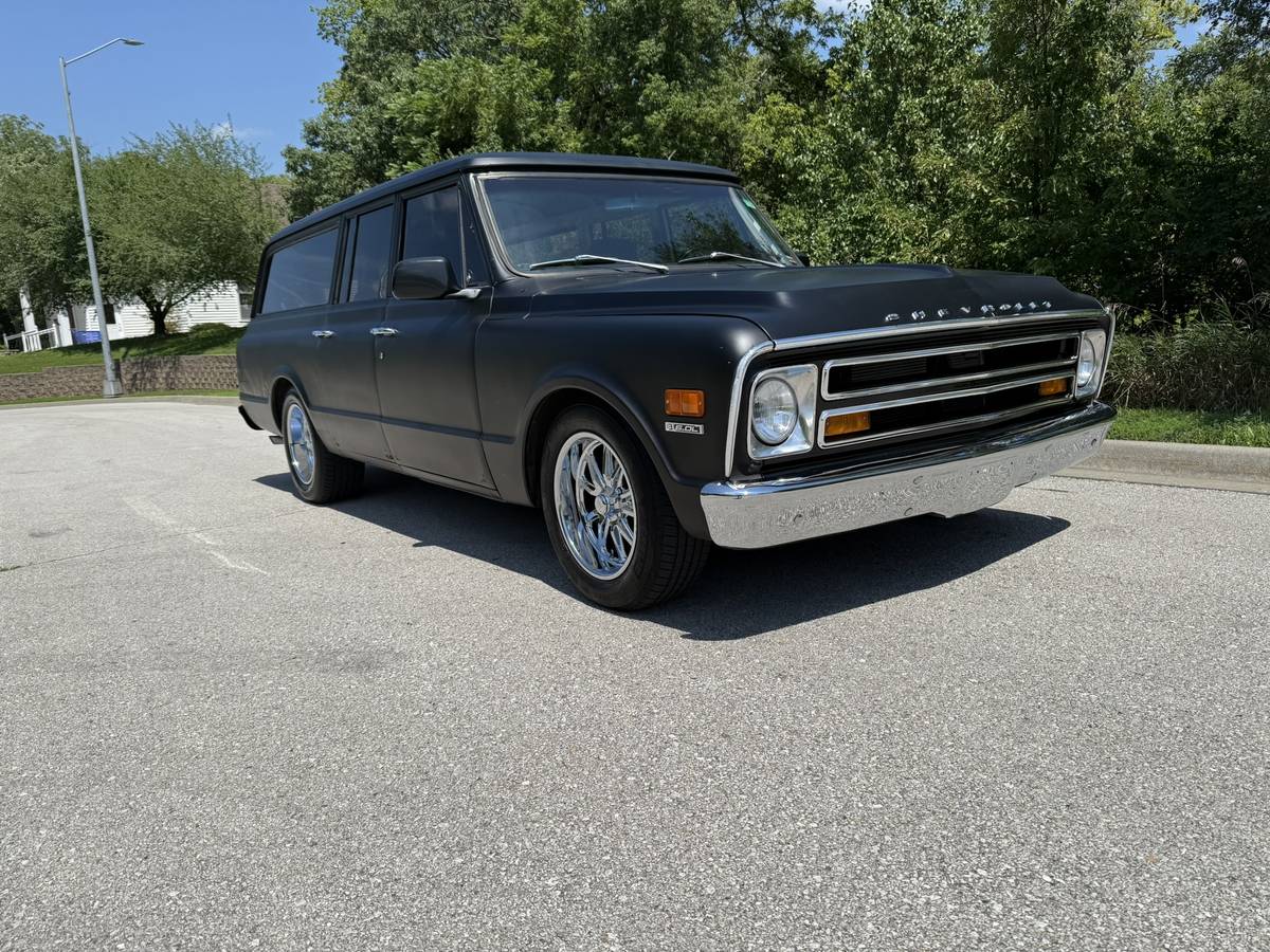 Gmc-suburban-1971-black-1