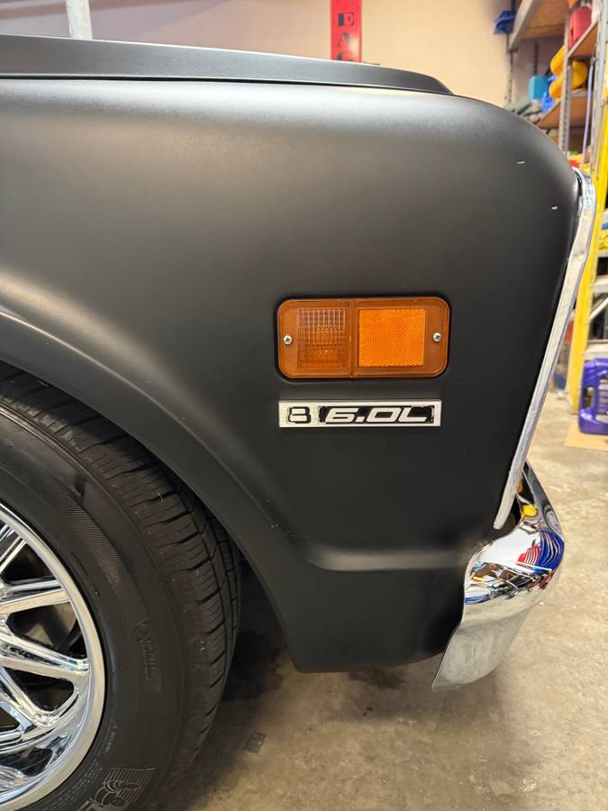 Gmc-suburban-1971-black-13