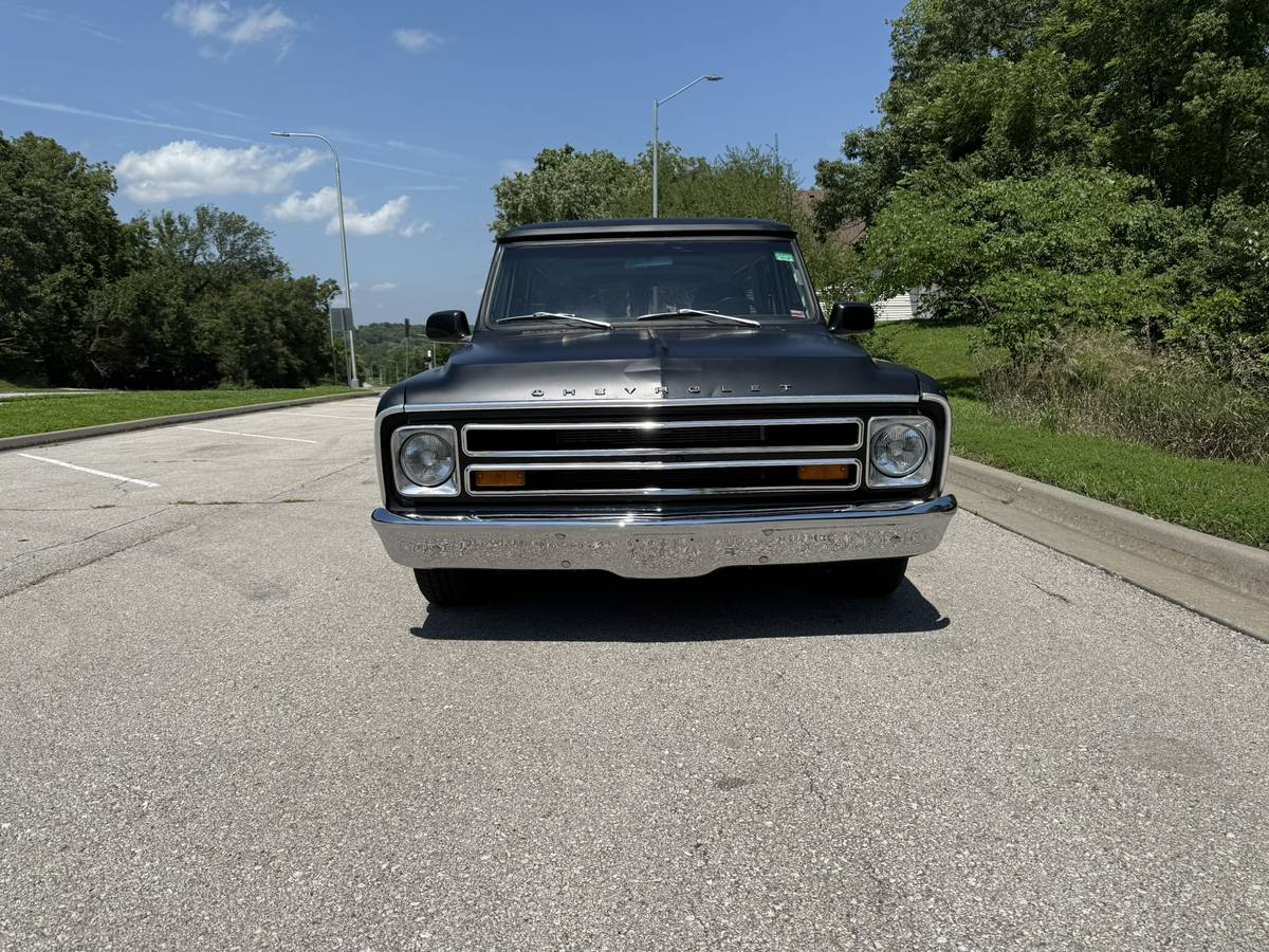 Gmc-suburban-1971-black-2
