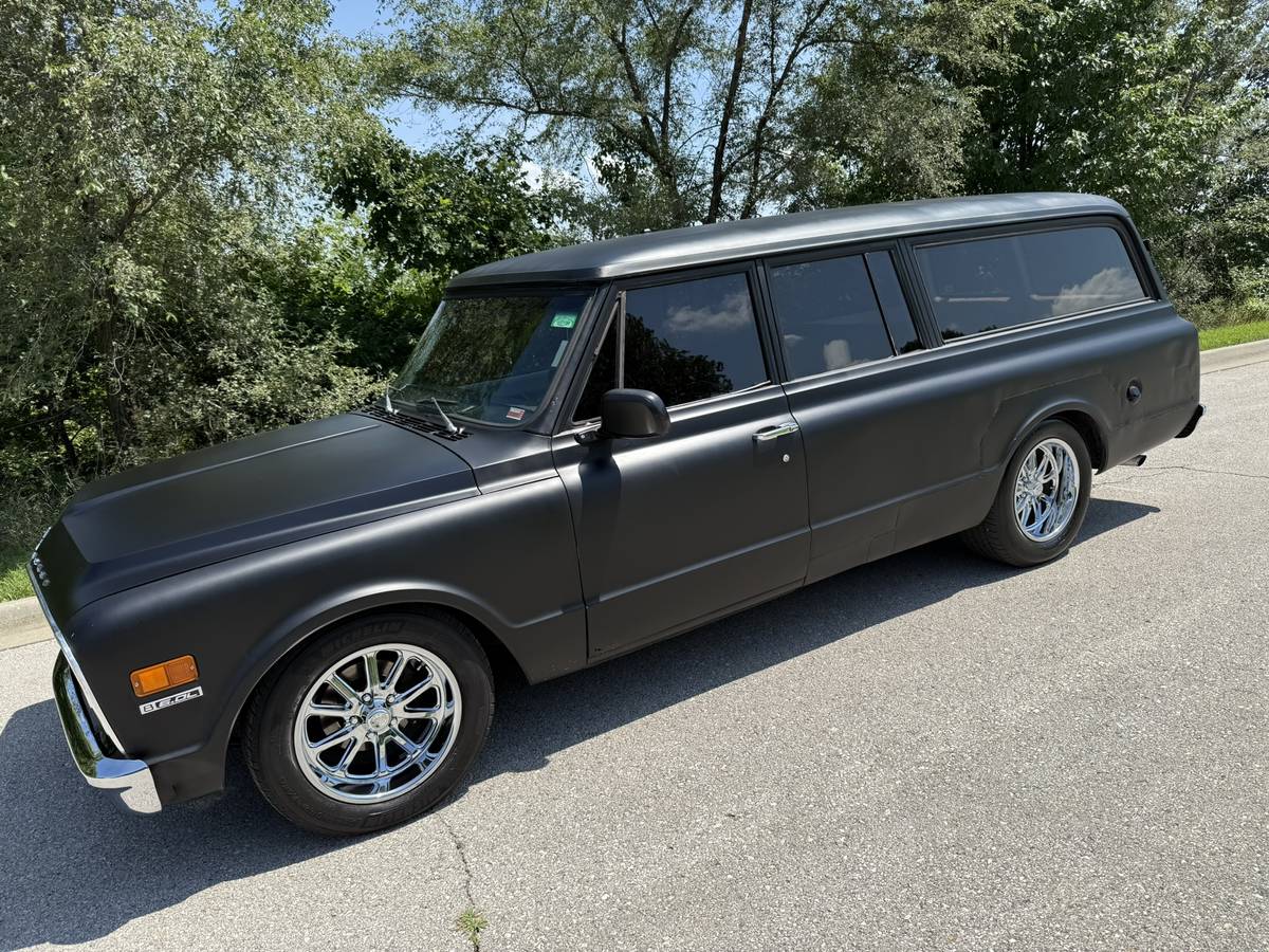 Gmc-suburban-1971-black-6