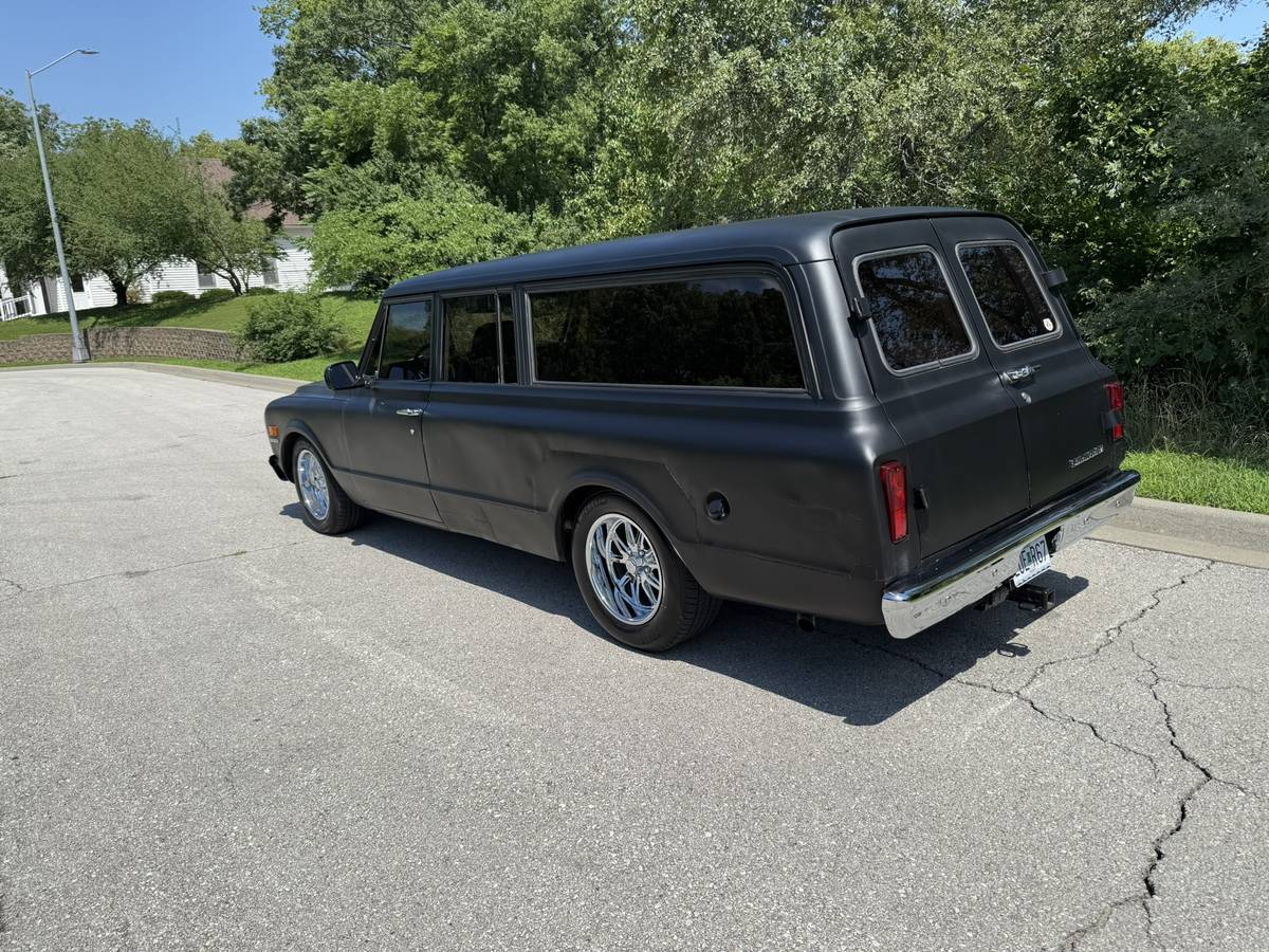 Gmc-suburban-1971-black-7