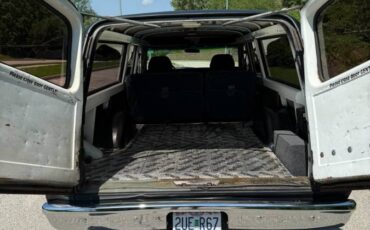 Gmc-suburban-1971-black-8