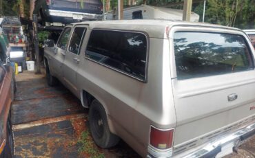 Gmc-suburban-1986-11