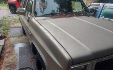 Gmc-suburban-1986-8