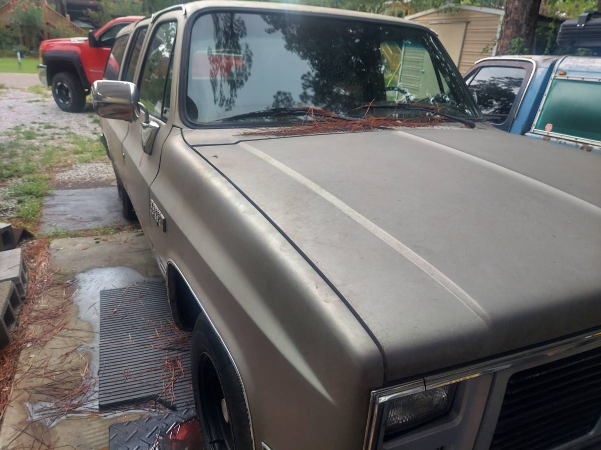 Gmc-suburban-1986-8