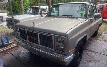 Gmc-suburban-1986-9