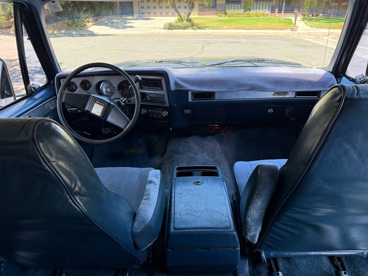 Gmc-suburban-1988-12
