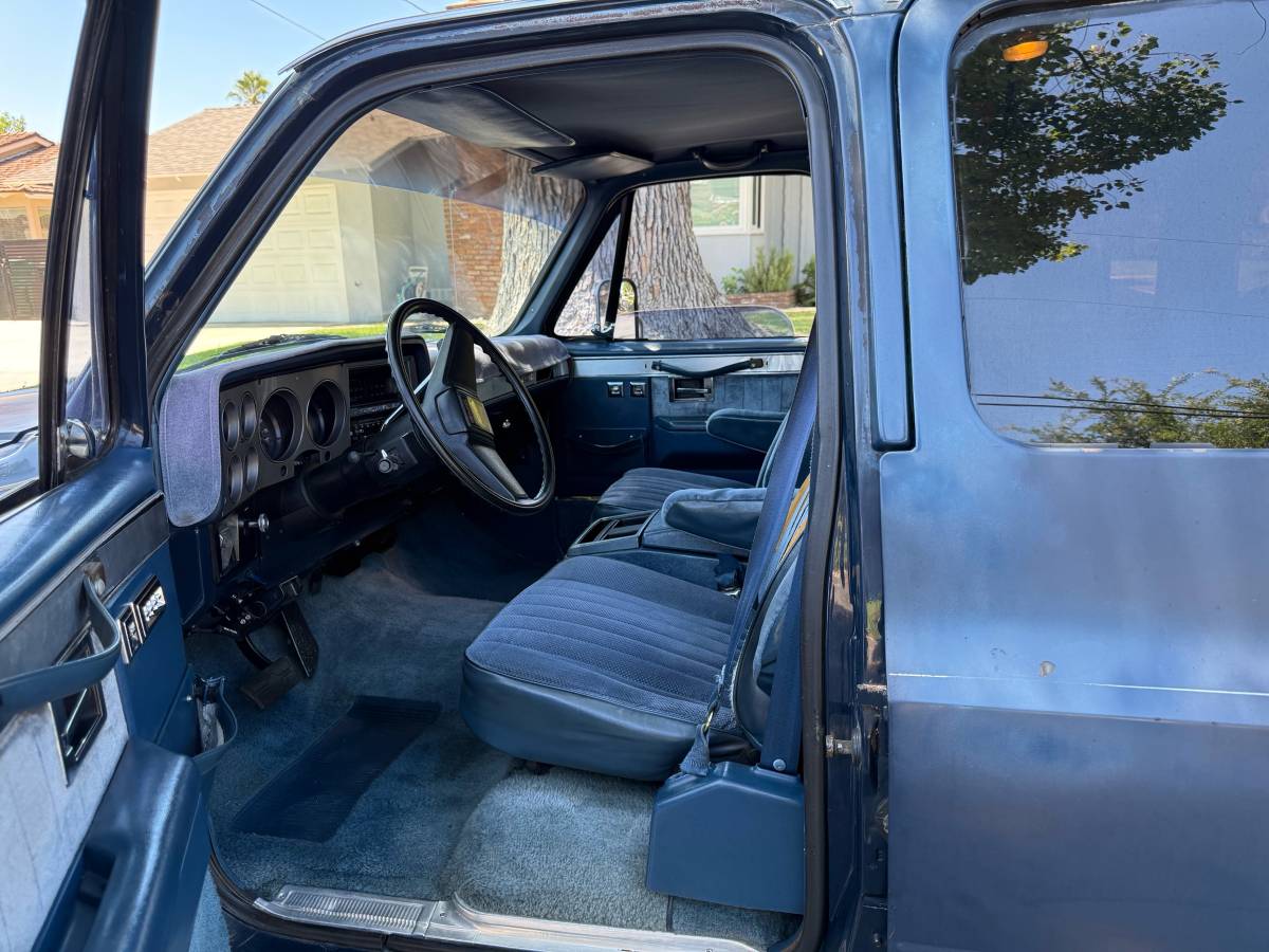 Gmc-suburban-1988-14