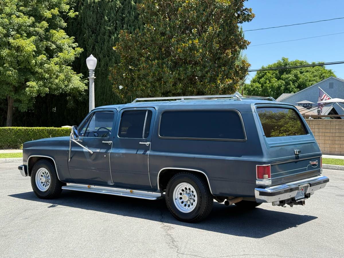Gmc-suburban-1988