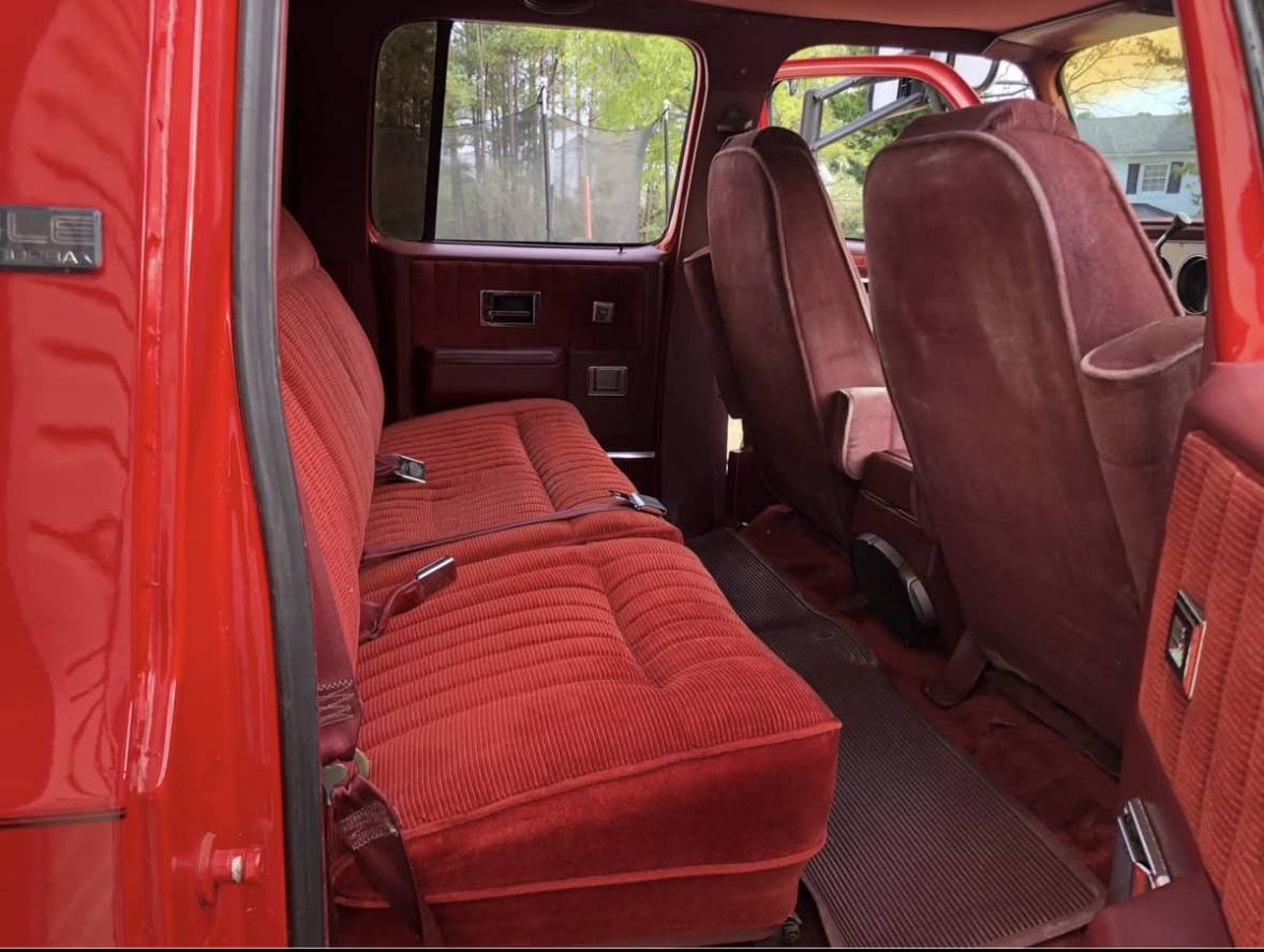 Gmc-suburban-1990-red-3