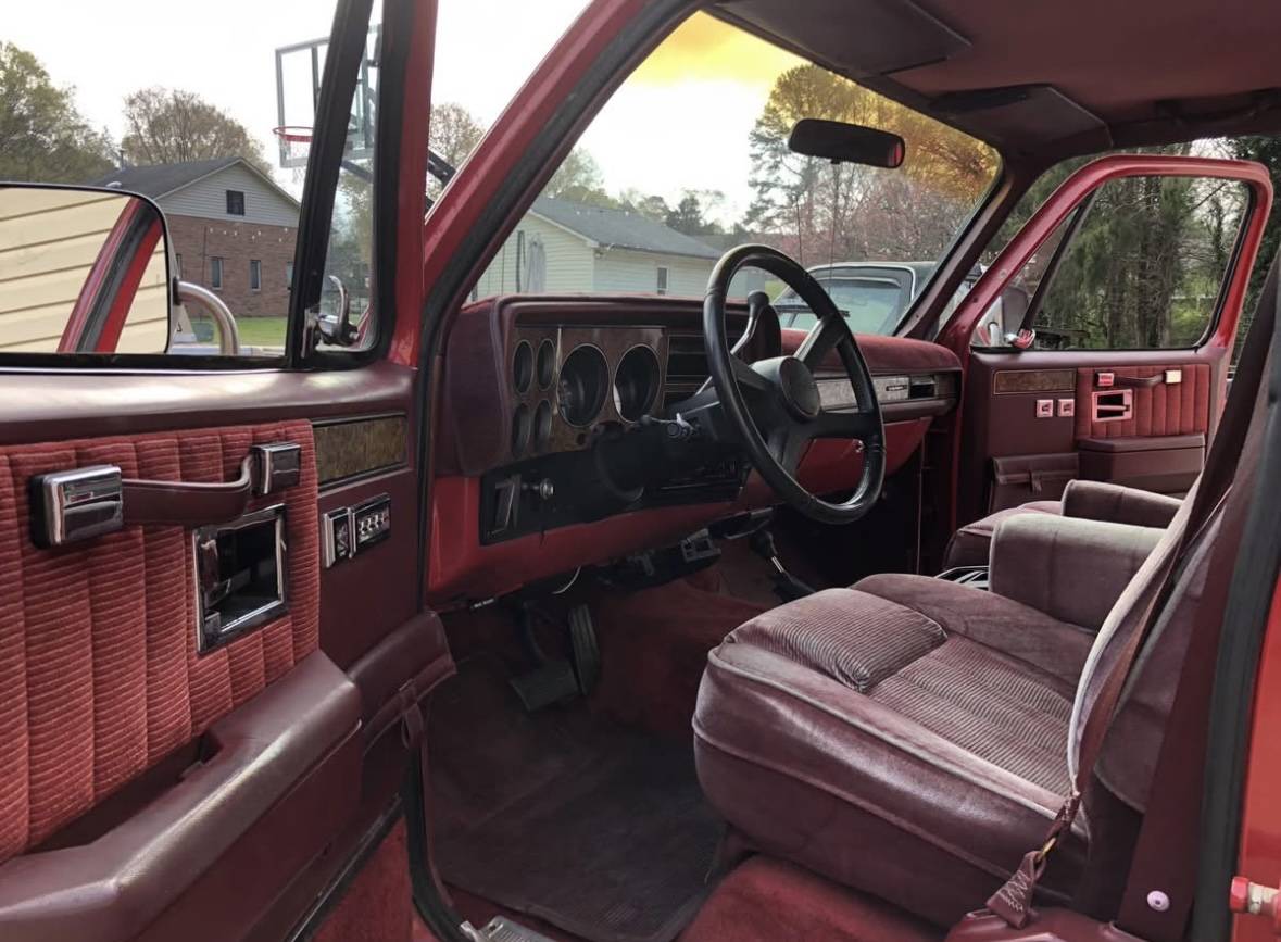 Gmc-suburban-1990-red-4