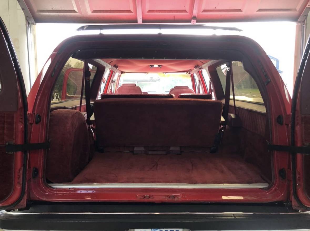 Gmc-suburban-1990-red-6