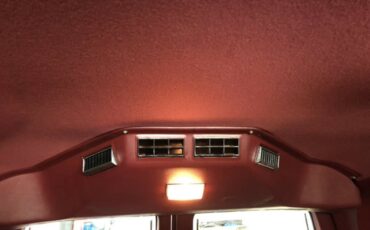 Gmc-suburban-1990-red-8