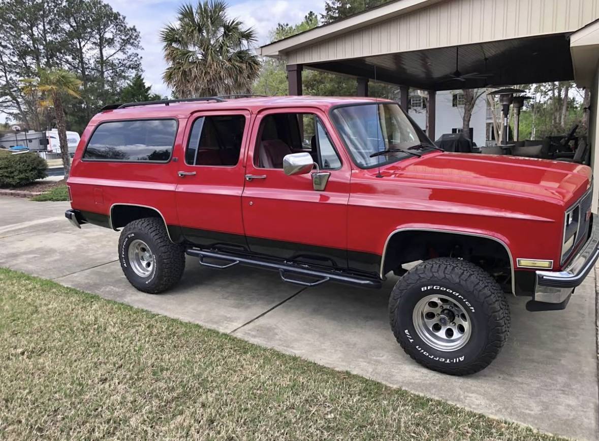 Gmc-suburban-1990-red