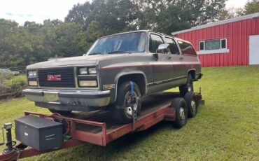Gmc-suburban-1990-silver-1