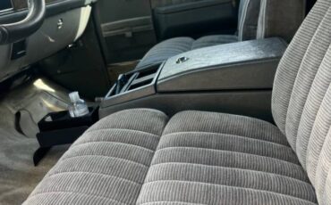 Gmc-suburban-1990-silver-3