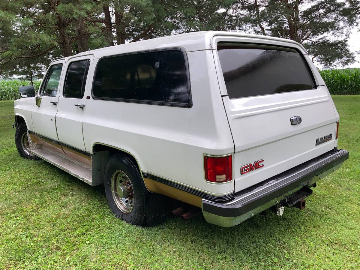 Gmc-suburban-2500-1989-white-1