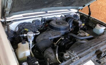 Gmc-suburban-2500-1989-white-2