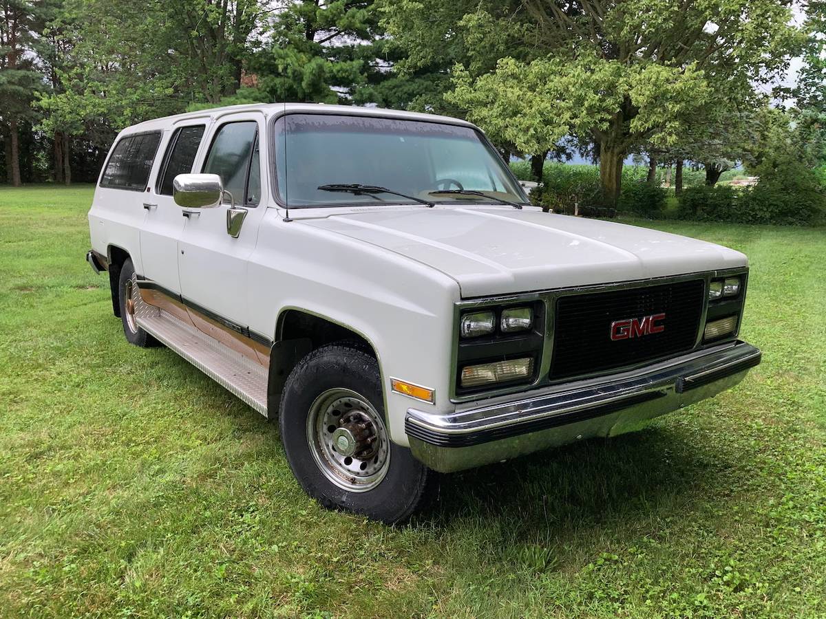 Gmc-suburban-2500-1989-white-4