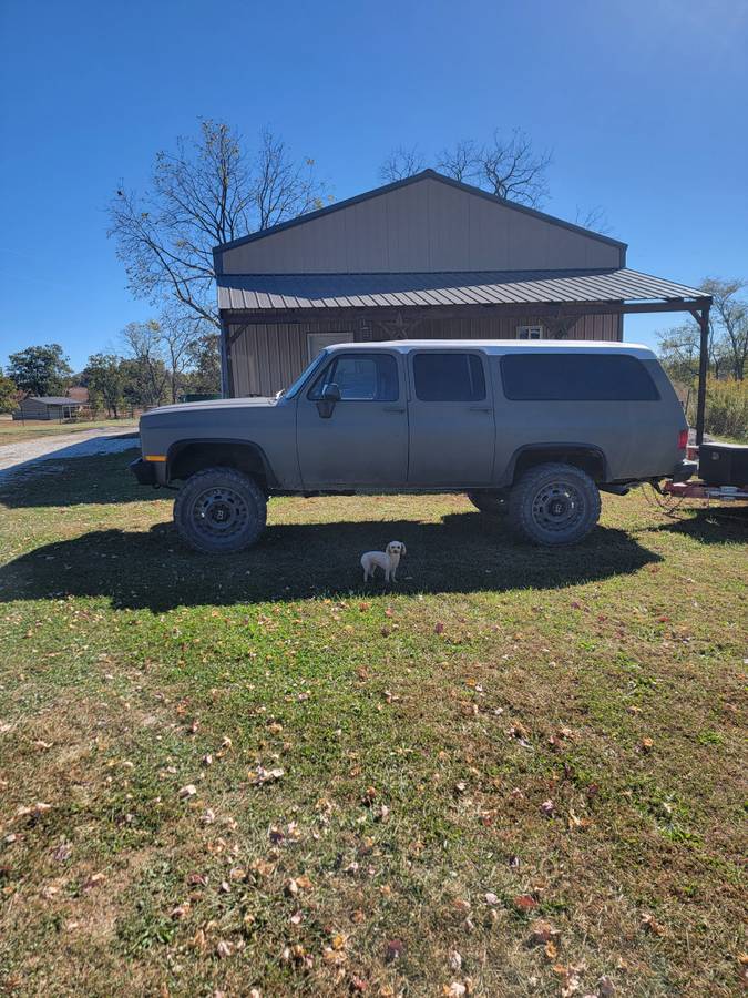 Gmc-suburban-2500-1991-grey
