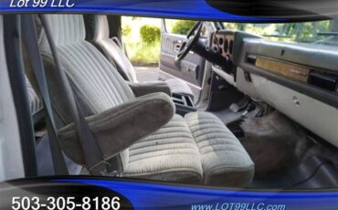 Gmc-suburban-v1500-4dr-v8-auto-1989-white-10