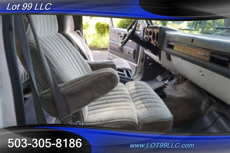 Gmc-suburban-v1500-4dr-v8-auto-1989-white-10